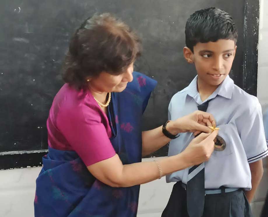 Vrundesh Pohane from std 4 has completed seminars of all 12 chapters of English.